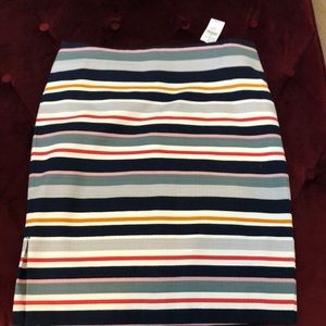 NWT. Loft  skirt  with side slits